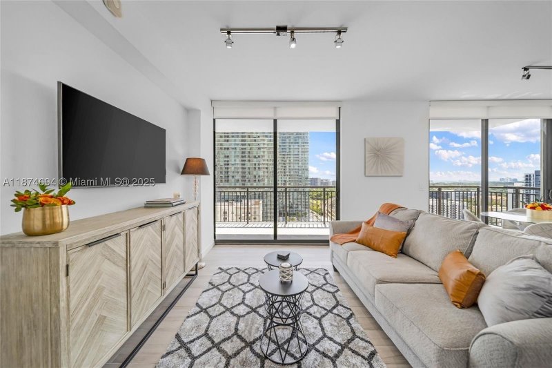 Comprar apartamento no Nine at Mary Brickell Village 1903