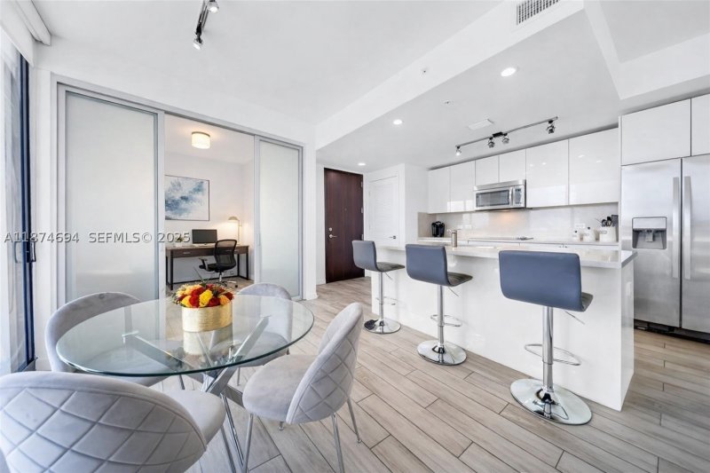 Comprar apartamento no Nine at Mary Brickell Village 1903