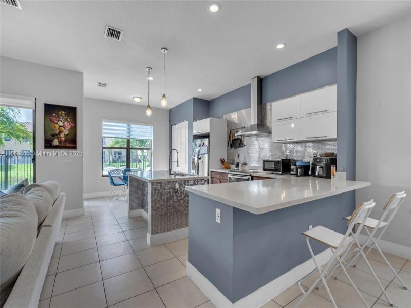 Property photo # 4