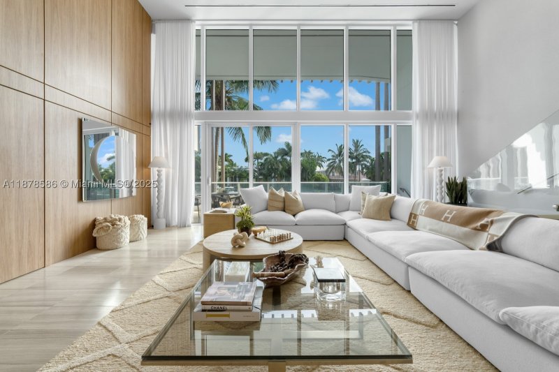 Ritz-Carlton Residences Miami Beach Apt #222