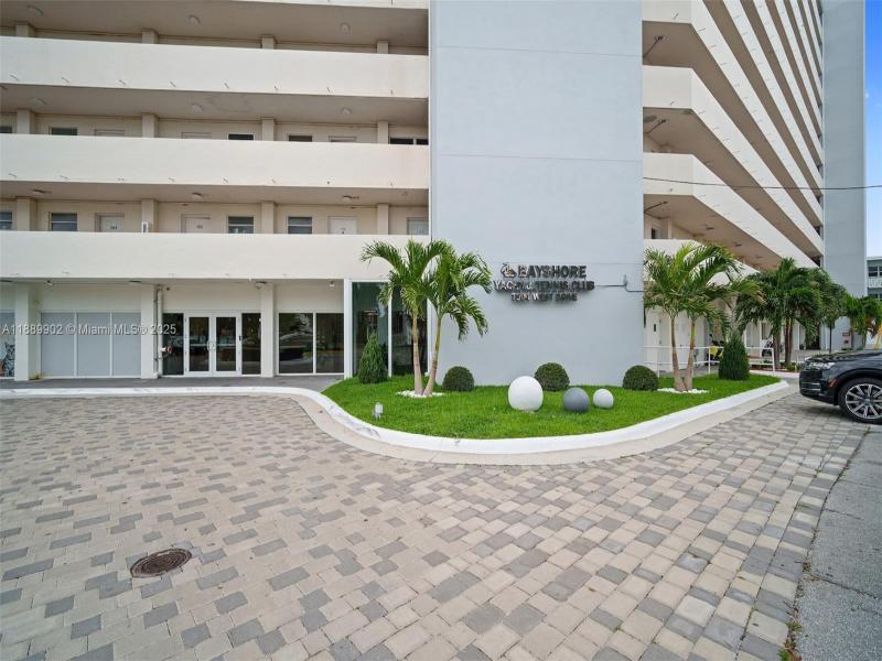 Comprar apartamento en Bayshore Yacht Tennis Club 405