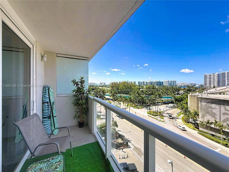 Condo for sale at Aventura Beach Club 636