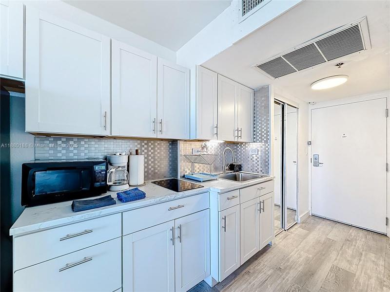 Condo for sale at Aventura Beach Club 636
