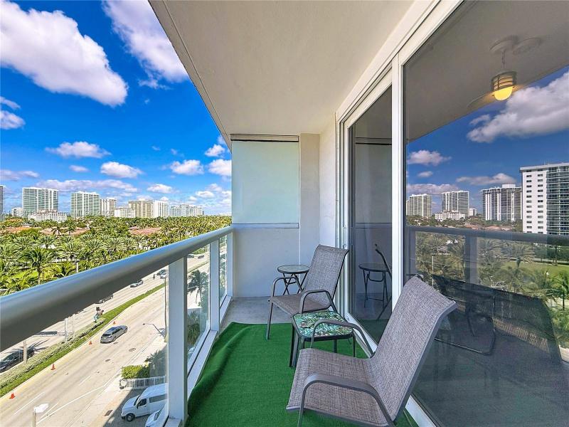 Condo for sale at Aventura Beach Club 636