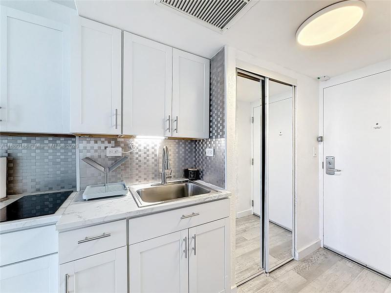 Condo for sale at Aventura Beach Club 636
