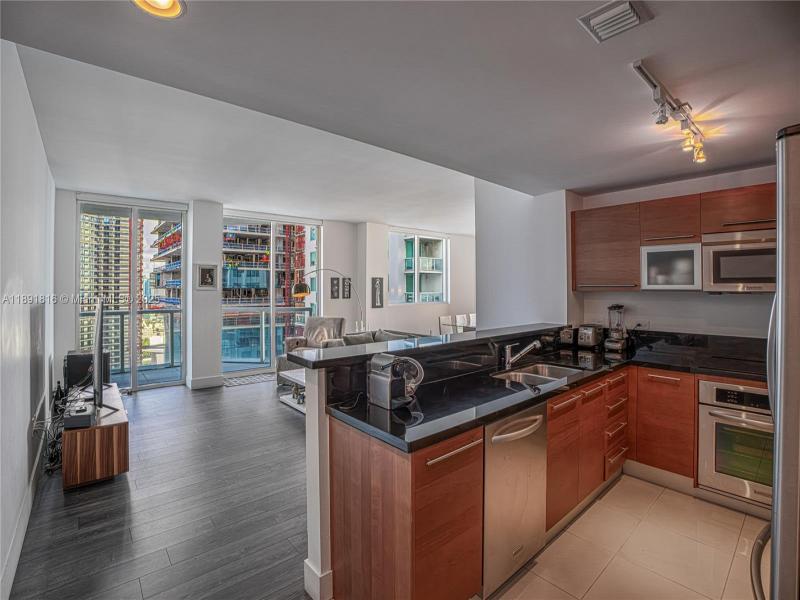 Condo for sale at Vizcayne South Tower 3203
