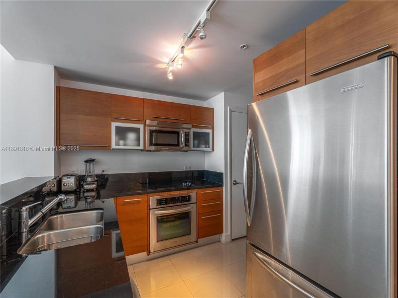 Condo for sale at Vizcayne South Tower 3203