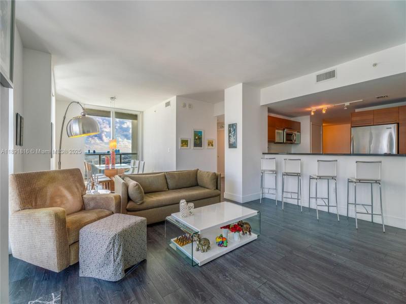 Condo for sale at Vizcayne South Tower 3203