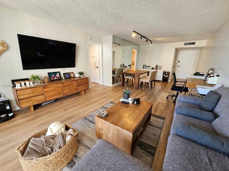 Comprar apartamento en Del Prado South Tower 1602
