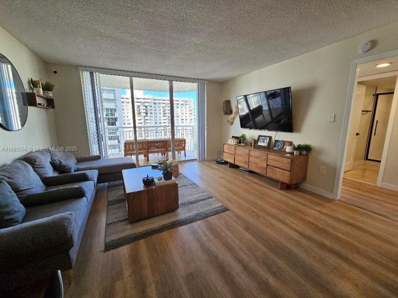 Comprar apartamento en Del Prado South Tower 1602