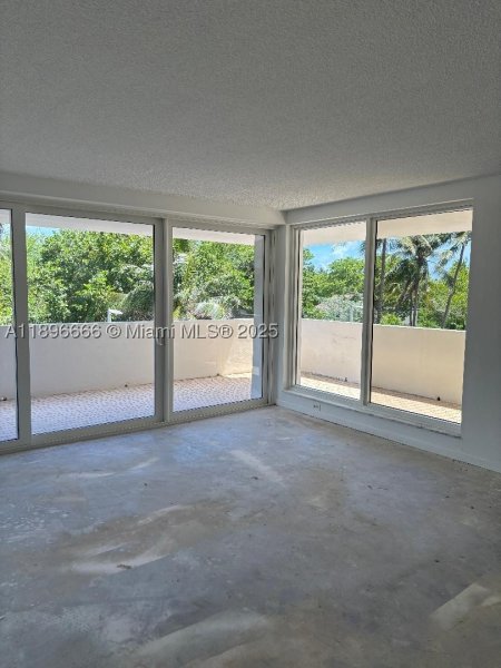 Comprar apartamento en Commodore Club East 208