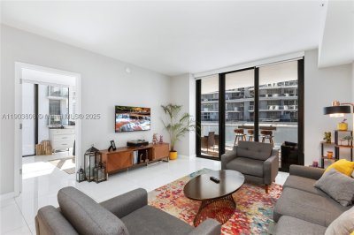 1010 Brickell Apt #1806