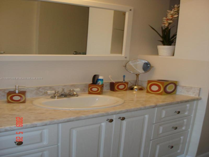 Comprar apartamento en Del Prado South Tower PH03