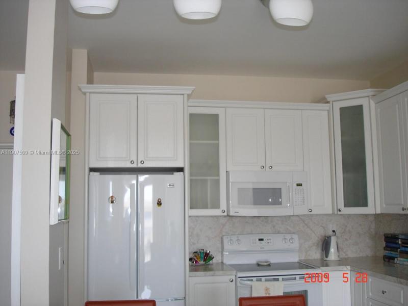 Del Prado South Tower Apt #PH03