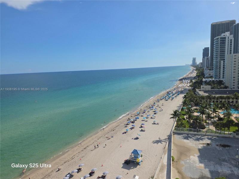Apartment for rent at Sea Air Towers 1401