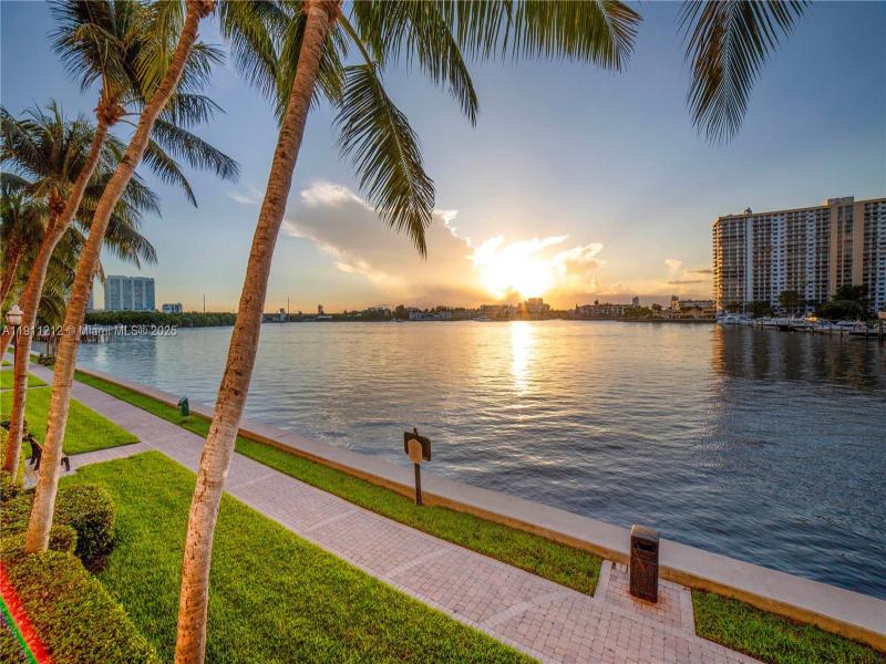 Comprar apartamento en Porto Bellagio 2207