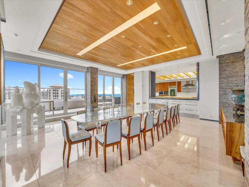 Comprar apartamento en Grand Bay Tower PH-1AN