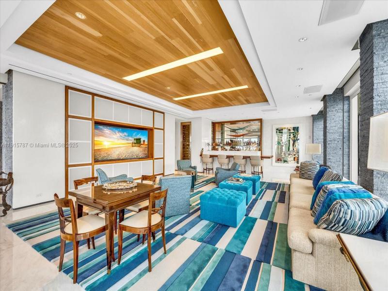 Comprar apartamento en Grand Bay Tower PH-1AN