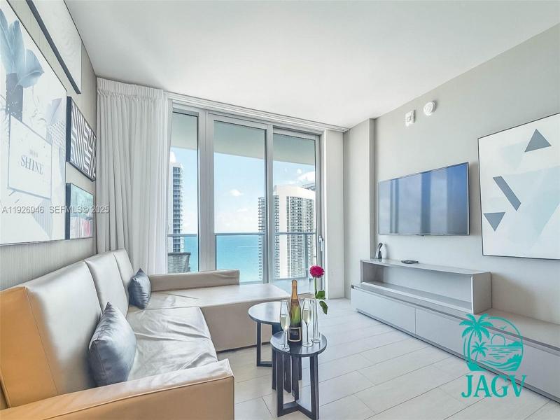 Comprar apartamento no Hyde Beach House R3005