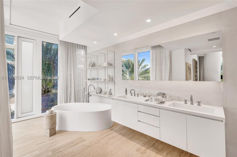 Comprar apartamento en The Surf Club Four Seasons Condo & Hotel N-322