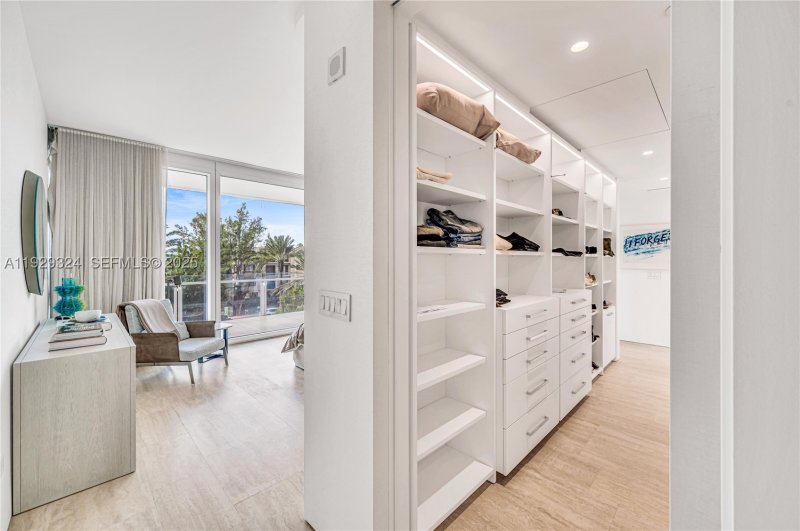 Comprar apartamento en The Surf Club Four Seasons Condo & Hotel N-322