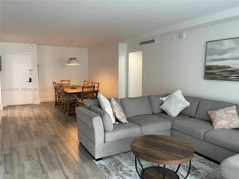 Apartment for rent at Parker Plaza Estates 805