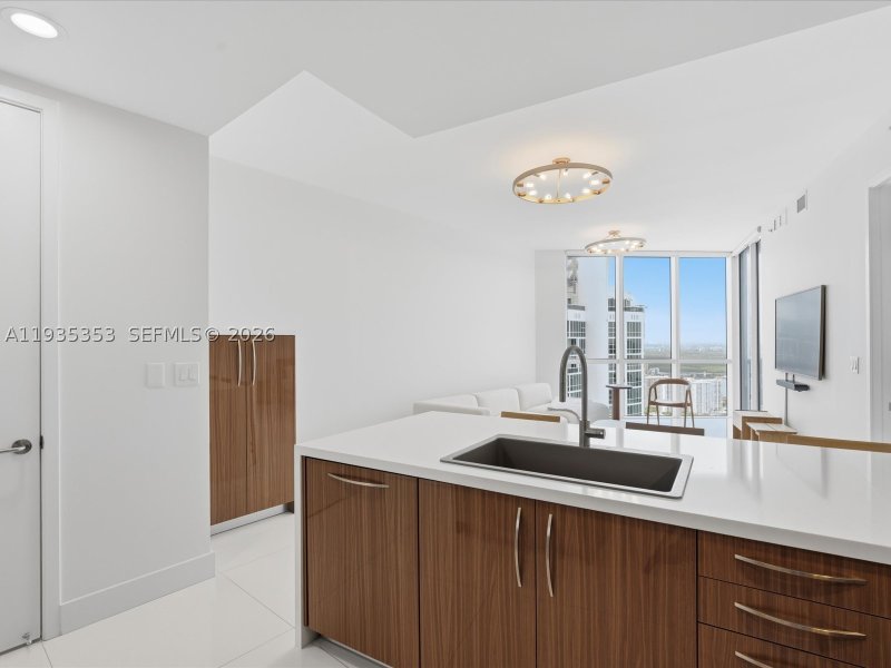 Apartment for rent at Trump Royale 5508
