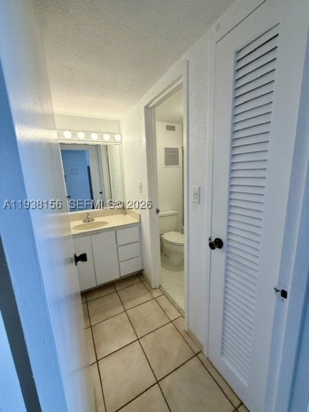 Alquiler de apartamento en Triton Towers 1114