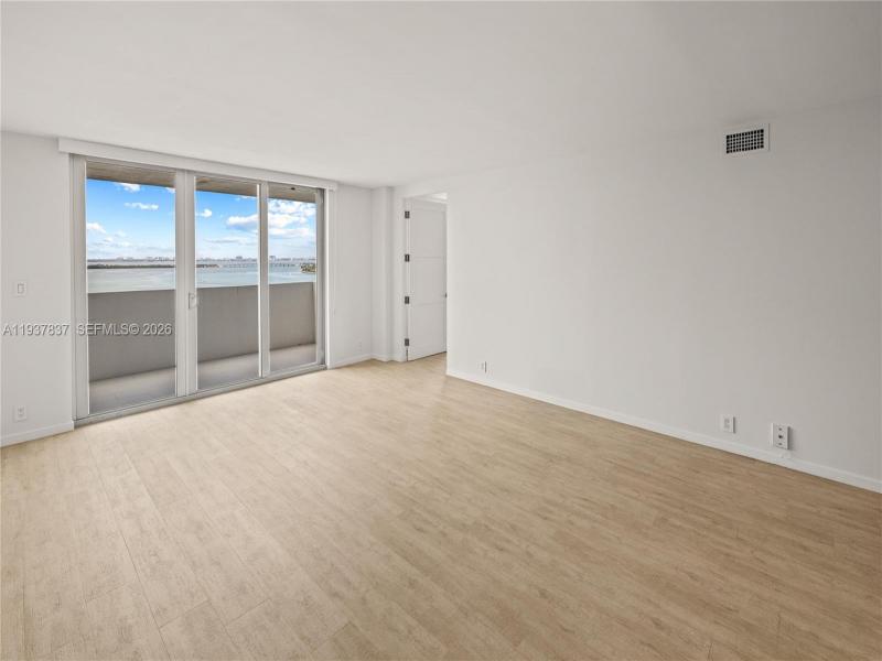 Condo for sale at Island Terrace 15A
