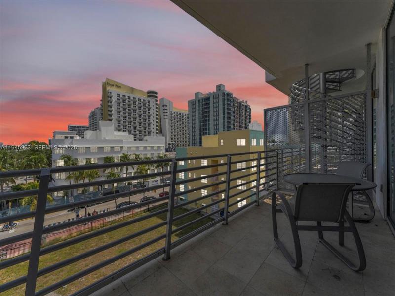 Condo for sale at De Soleil / Z Hotel PH18