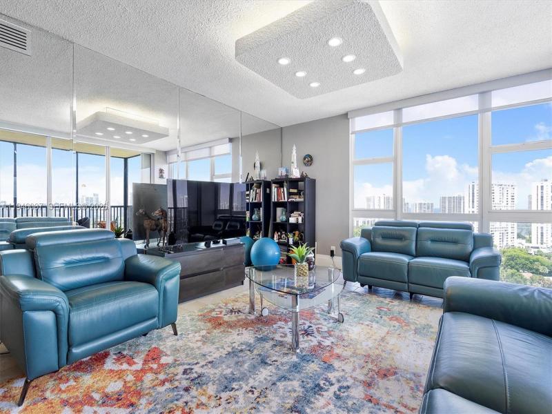 Coronado I Apt #1933