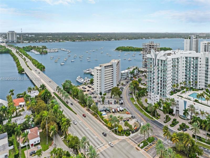 Comprar apartamento en Bayshore Yacht Tennis Club 102