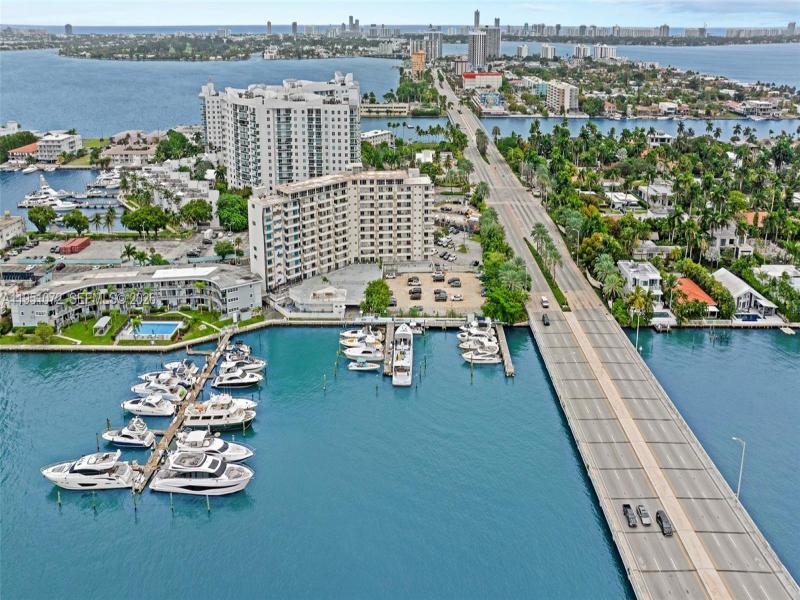Bayshore Yacht Tennis Club Apt #102