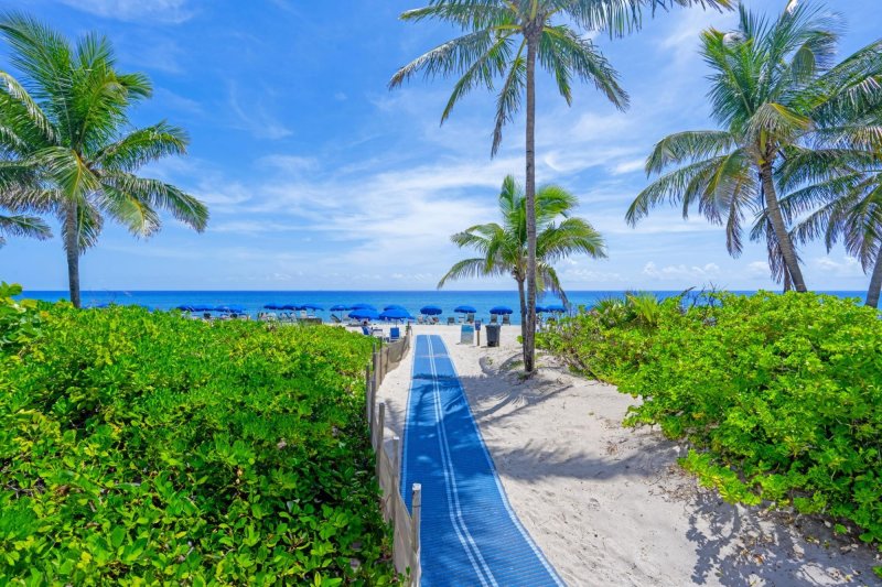 Condo for sale at The Hemispheres 15l