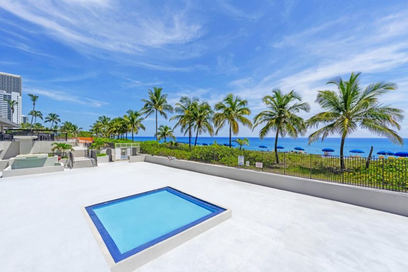 Condo for sale at The Hemispheres 15l