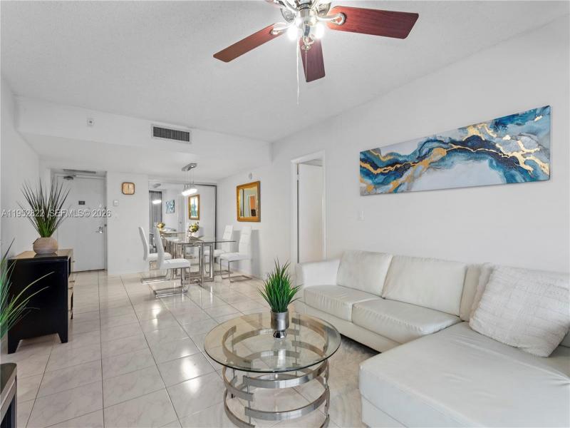 Comprar apartamento no Coronado I 532