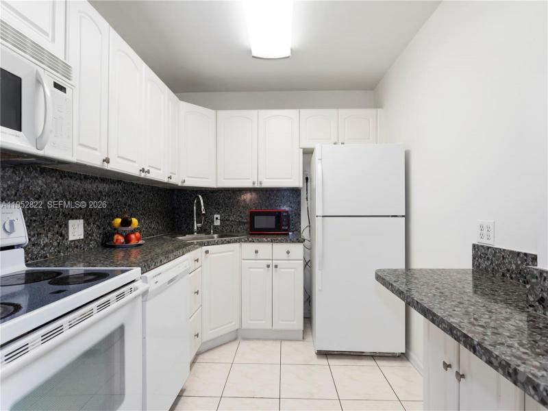 Comprar apartamento no Coronado I 532