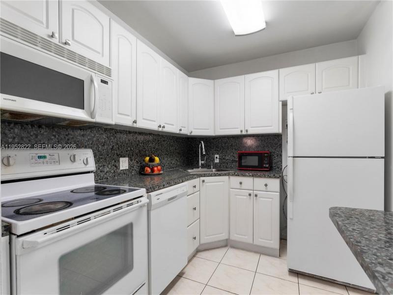 Comprar apartamento no Coronado I 532