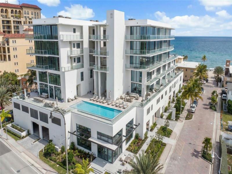 Eturna Beachside Residences Apt #TH5