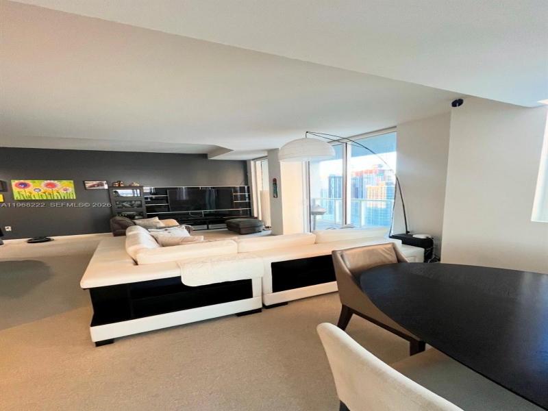 Condo for sale at Vizcayne South Tower 3903