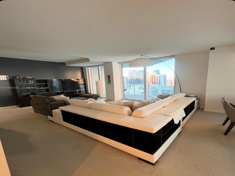 Condo for sale at Vizcayne South Tower 3903