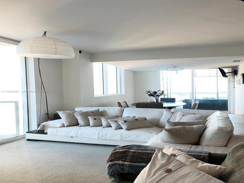Condo for sale at Vizcayne South Tower 3903