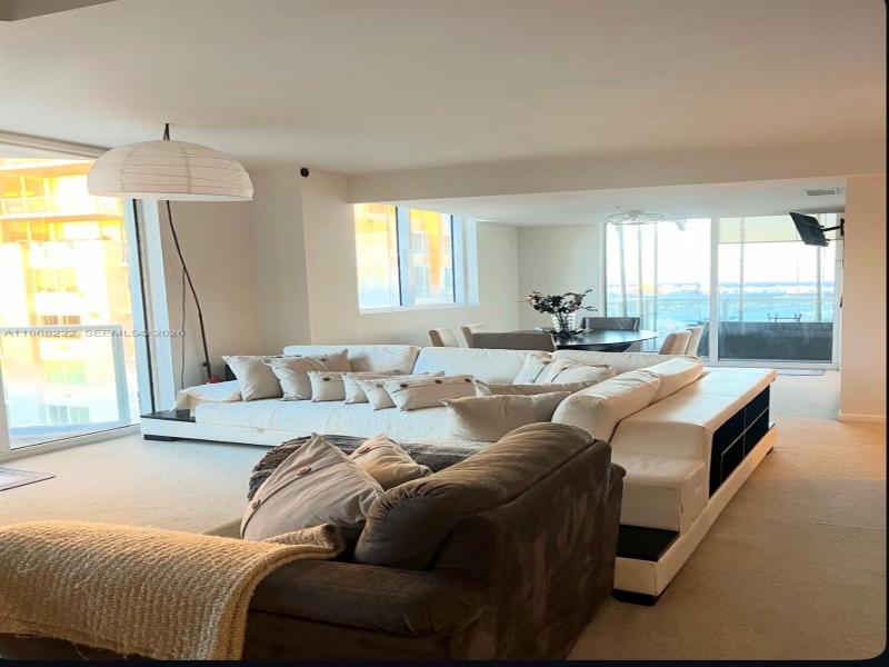 Condo for sale at Vizcayne South Tower 3903