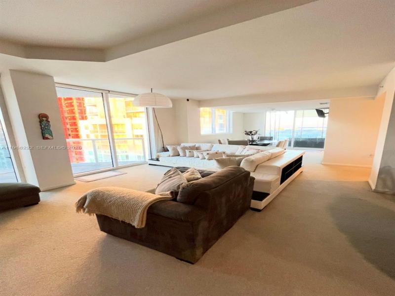 Condo for sale at Vizcayne South Tower 3903