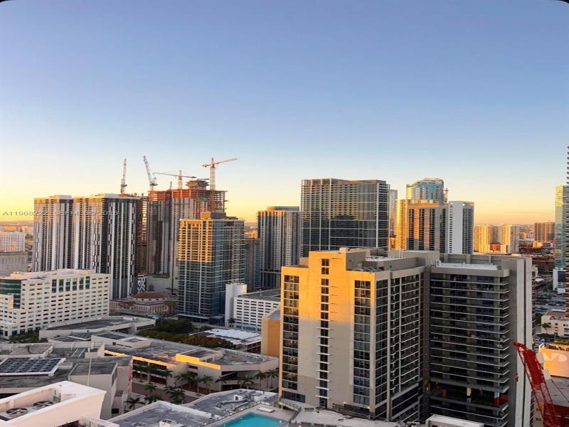 Condo for sale at Vizcayne South Tower 3903