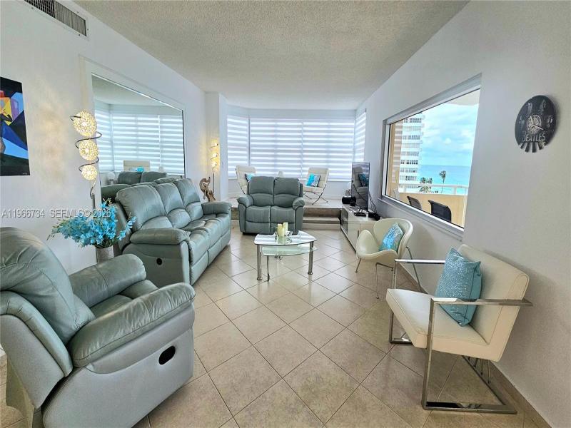 Condo for sale at The Hemispheres 7F
