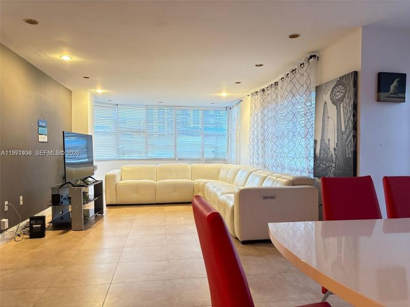 Condo for sale at The Hemispheres 2F