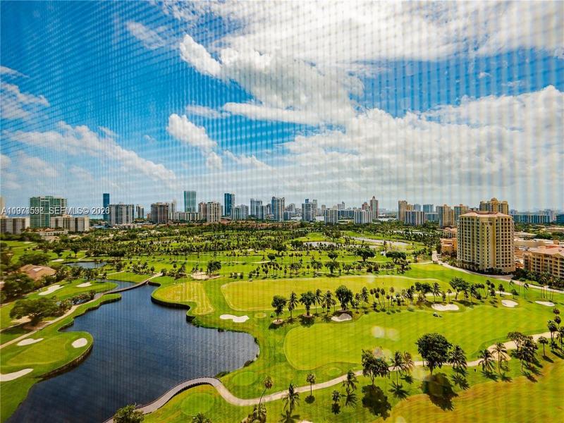 Comprar apartamento no Coronado I 2336