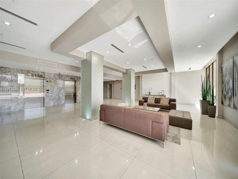 Comprar apartamento no Coronado I 2336