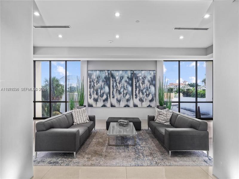 Comprar apartamento no Coronado I 2336